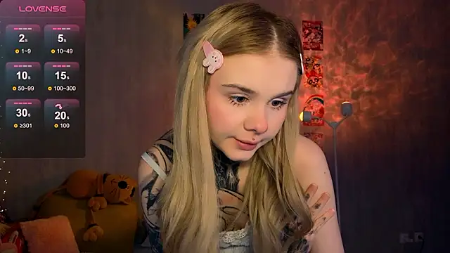 Britney Lynch online show from February 2026 07:11:01 PM