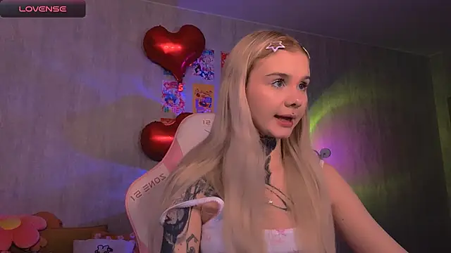 Britney Lynch online show from February 2026 07:10:01 PM