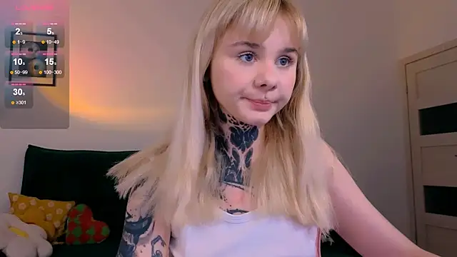 Britney Lynch online show from April 2026 05:59:02 PM