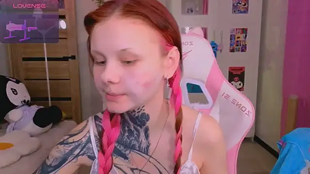 Snapshot of Britney_Lynch chatting on November 2025 10:14:01 PM Britney Lynch online show from November 2025 10:14:01 PM