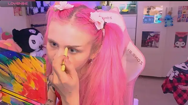 Snapshot of Britney_Lynch chatting on October 2025 10:36:01 AM Britney Lynch online show from October 2025 10:36:01 AM