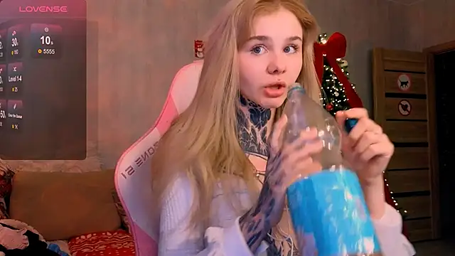 Britney Lynch online show from January 2026 08:02:01 PM