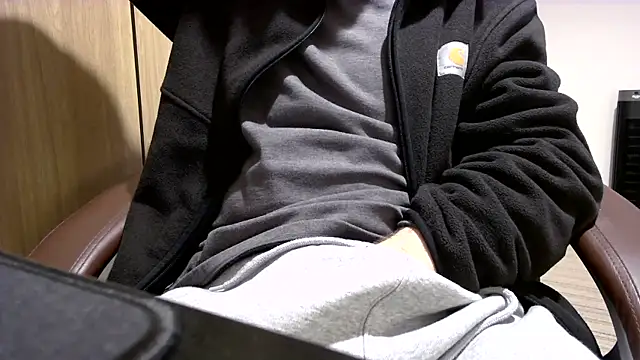 alwayshornyuk online show from February 2026 11:46:01 PM