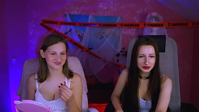Snapshot of EllaHorton chatting on October 2025 12:29:02 PM EllaHorton online show from October 2025 12:29:02 PM