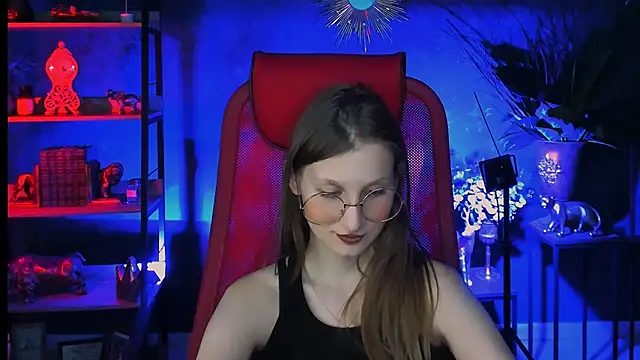 Snapshot of EllaHorton chatting on March 2025 08:43:01 PM EllaHorton online show from March 2025 08:43:01 PM