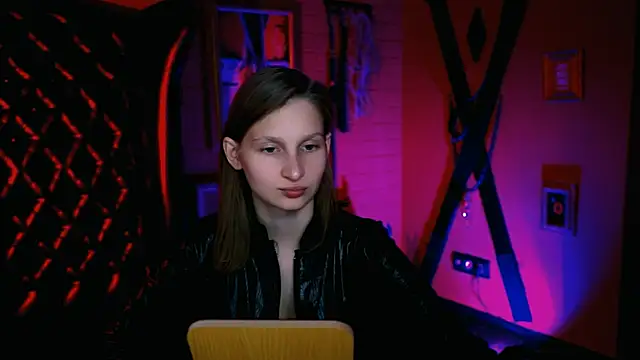 EllaHorton online show from October 2025 08:48:01 AM