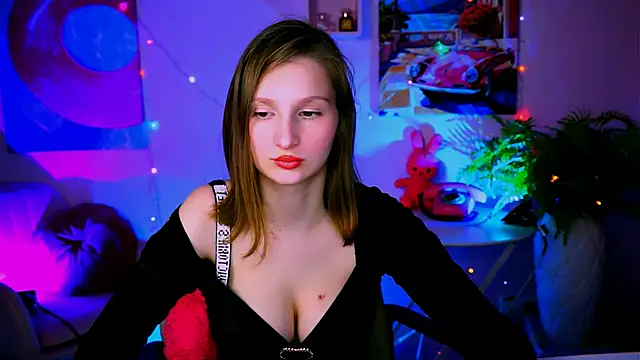EllaHorton online show from April 2026 01:29:01 PM