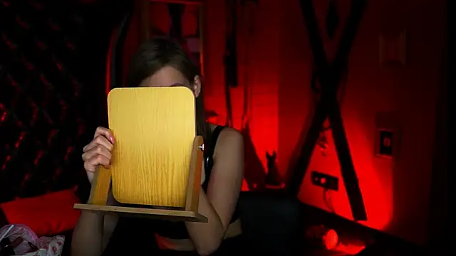 EllaHorton online show from November 2025 12:48:02 PM