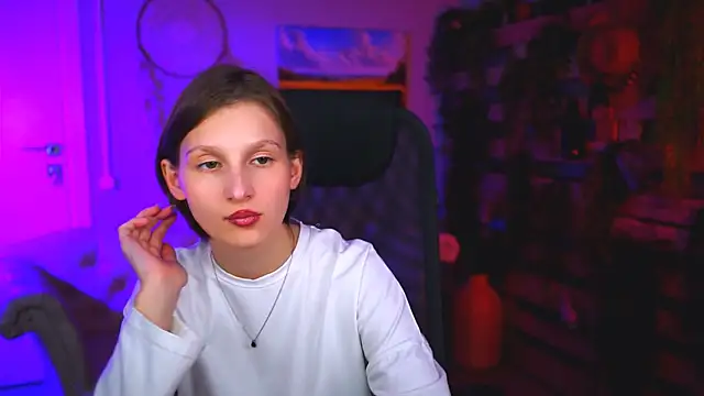 EllaHorton online show from May 2026 05:30:01 PM