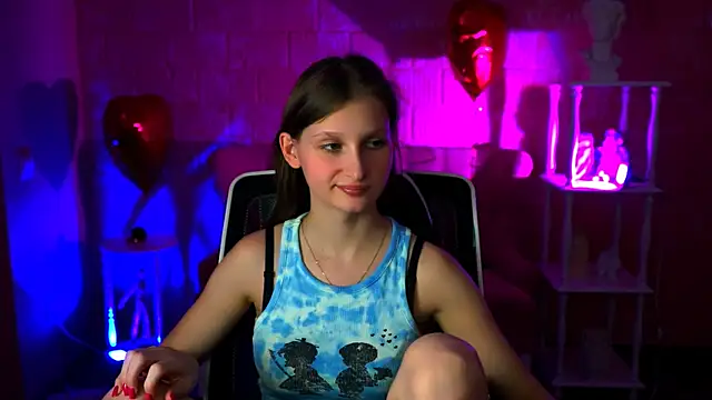 Snapshot of EllaHorton chatting on March 2025 06:50:02 PM EllaHorton online show from March 2025 06:50:02 PM