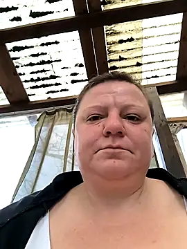 Snapshot of jusichka chatting on April 2026 05:03:01 AM jusichka online show from April 2026 05:03:01 AM