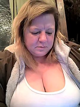 jusichka online show from October 2025 06:06:02 PM