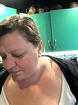 Snapshot of jusichka chatting on April 2026 06:03:01 PM jusichka online show from April 2026 06:03:01 PM