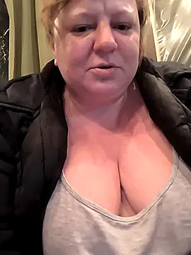 jusichka online show from December 2025 07:02:02 PM