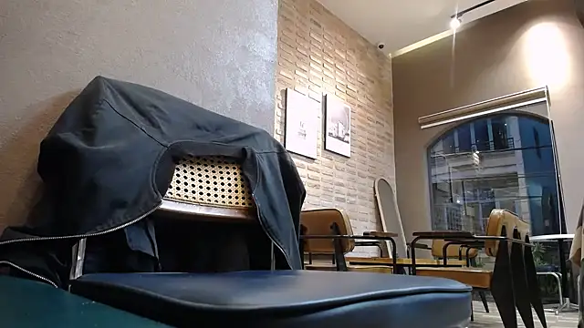 Fiola-Ly online show from November 2025 10:41:01 AM