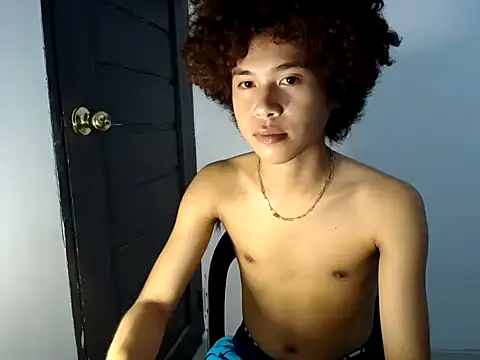 Asiantwink21 online show from June 2026 02:17:02 PM