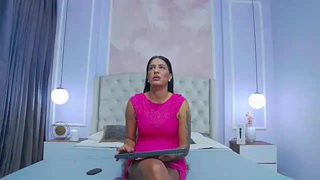 Snapshot of JoannaCox chatting on November 2025 07:50:02 PM JoannaCox online show from November 2025 07:50:02 PM