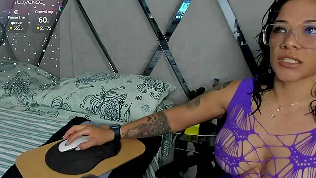 paula daniela1 online show from January 2025 01:08:01 AM