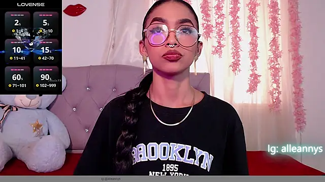 Snapshot of Alleanys_Cristal chatting on March 2025 08:21:02 PM Alleanys Cristal online show from March 2025 08:21:02 PM