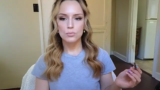 sexylilly69 online show from April 2026 10:33:02 PM