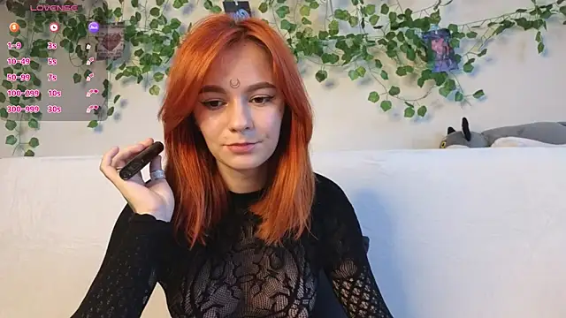 girl with snaketatto0 online show from October 2025 02:35:01 AM