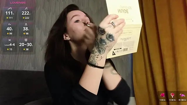 girl with snaketatto0 online show from February 2025 03:34:02 AM