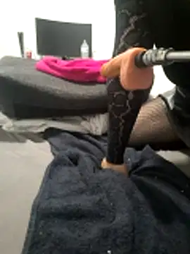 aprilexx online show from April 2026 06:20:02 PM