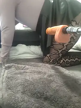 aprilexx online show from February 2026 07:58:02 PM