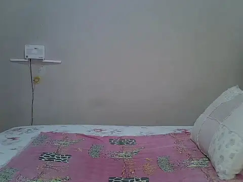 Snapshot of Cariepink chatting on July 2026 07:20:01 AM Cariepink online show from July 2026 07:20:01 AM