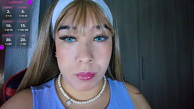 leahtemptation3 online show from December 2025 01:52:02 AM