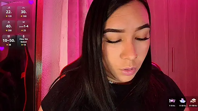 leahtemptation3 online show from November 2025 09:26:02 PM