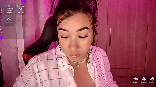 leahtemptation3 online show from December 2025 12:04:02 PM