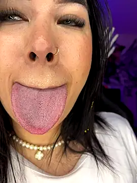 leahtemptation3 online show from October 2025 06:56:02 AM