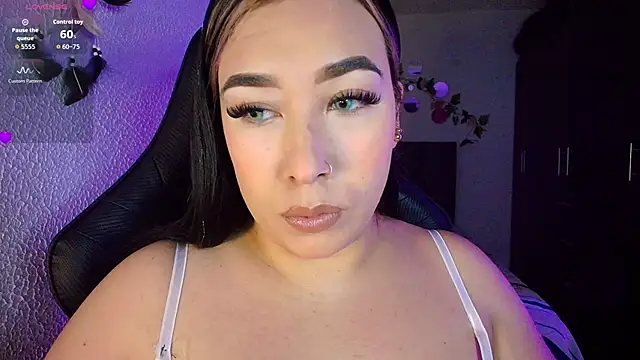 leahtemptation3 online show from February 2026 10:52:02 PM