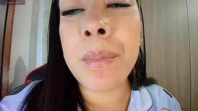 leahtemptation3 online show from April 2026 05:24:01 AM