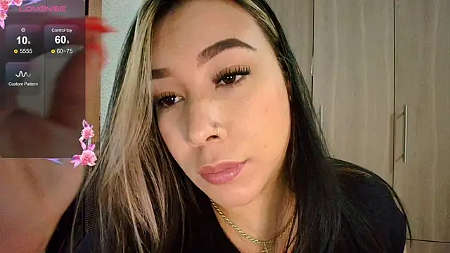 Snapshot of leahtemptation3 chatting on July 2026 09:10:01 AM leahtemptation3 online show from July 2026 09:10:01 AM