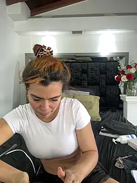 Arianna Jones1 online show from May 2026 08:35:01 PM