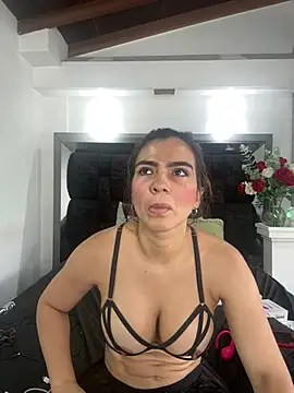 Arianna Jones1 online show from May 2026 09:25:02 PM