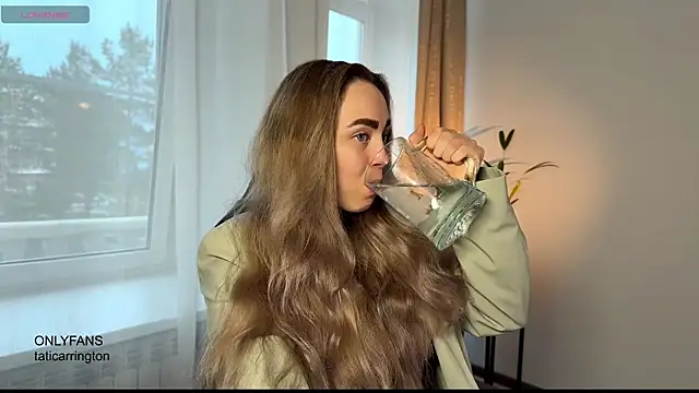 Snapshot of hotexclusive_ chatting on October 2025 04:03:01 AM hotexclusive online show from October 2025 04:03:01 AM