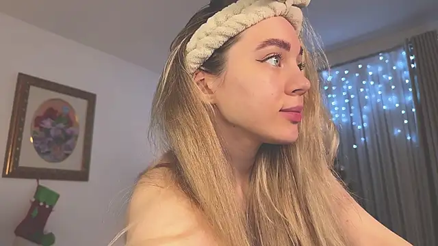 Snapshot of hotexclusive_ chatting on December 2024 03:03:02 AM hotexclusive online show from December 2024 03:03:02 AM