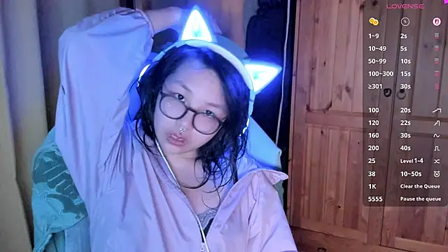 maydaykimmy online show from June 2026 10:44:02 PM