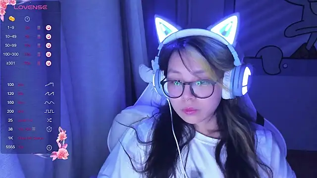 Snapshot of maydaykimmy chatting on February 2025 10:08:02 PM maydaykimmy online show from February 2025 10:08:02 PM