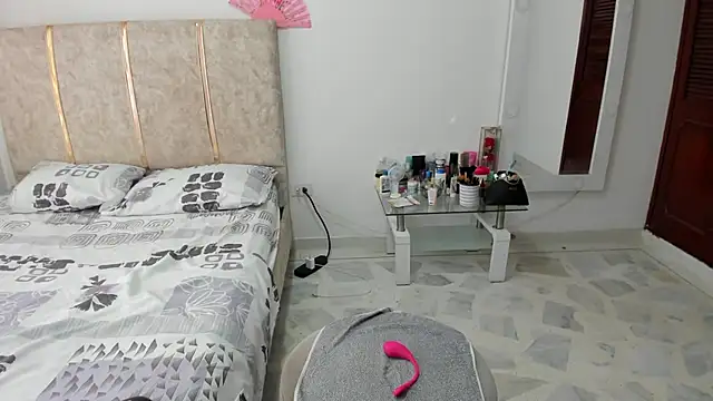 EnyelDavies online show from November 2025 03:50:02 PM