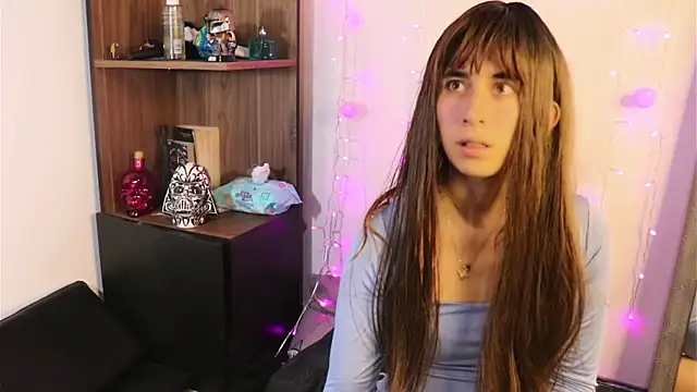 Snapshot of _lucy_white_ chatting on January 2025 02:39:02 AM  lucy white  online show from January 2025 02:39:02 AM