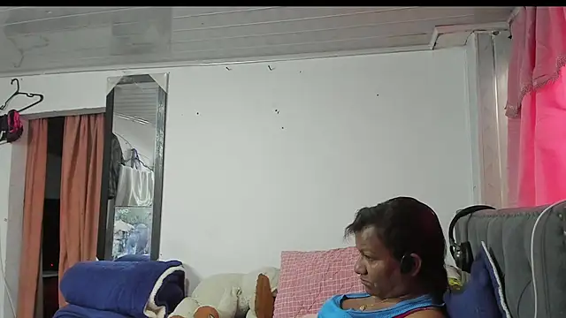 Laflaka22 online show from June 2026 04:48:01 PM