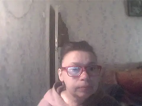 MadamDreamx online show from April 2026 02:47:02 AM