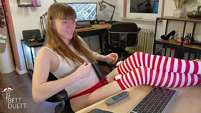 BettDuett online show from December 2025 03:57:01 PM