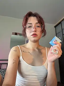 Snapshot of Evangeline_Lawrence_ chatting on May 2026 02:50:02 PM Evangeline Lawrence online show from May 2026 02:50:02 PM
