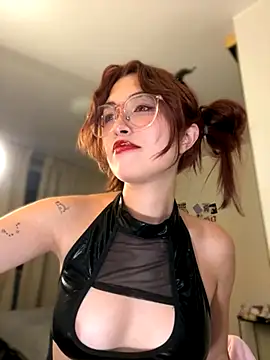 Evangeline Lawrence  online show from October 2025 07:25:01 PM