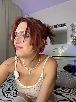 Evangeline Lawrence  online show from November 2025 05:13:02 PM